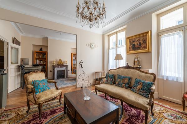Maison
         15 pièces
        - 421 m² Exclusivité 749 000 € *