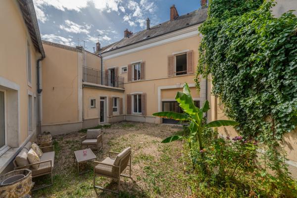 Maison
         15 pièces
        - 421 m² Exclusivité 749 000 € *
