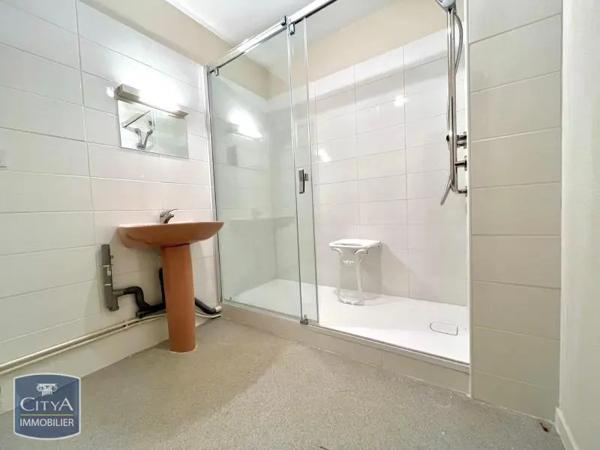 Appartement à louer 2 pièces 71.68m²
