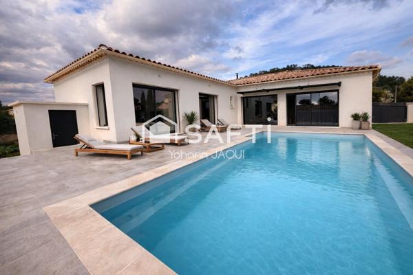 Villa contemporaine T5 neuve de plain-pied, piscine et pool-house, terrain plat de 2 117 m²