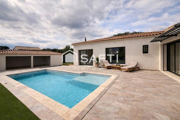 Villa contemporaine T5 neuve de plain-pied, piscine et pool-house, terrain plat de 2 117 m²