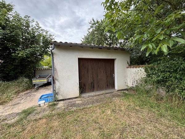 Vente Garage 2100 m2 à Vallans