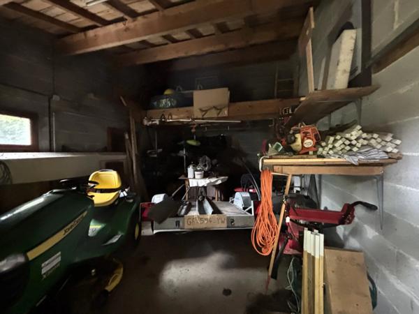 Vente Garage 2100 m2 à Vallans