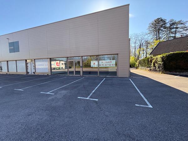 Local commercial Saint Vit 605 m2