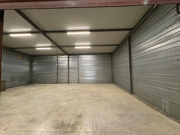 Local commercial Saint Vit 605 m2