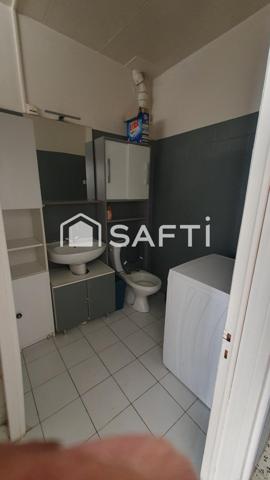 petit immeuble de deux appartement proche des grandes entreprises du Creusot et des universités .