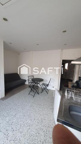 petit immeuble de deux appartement proche des grandes entreprises du Creusot et des universités .