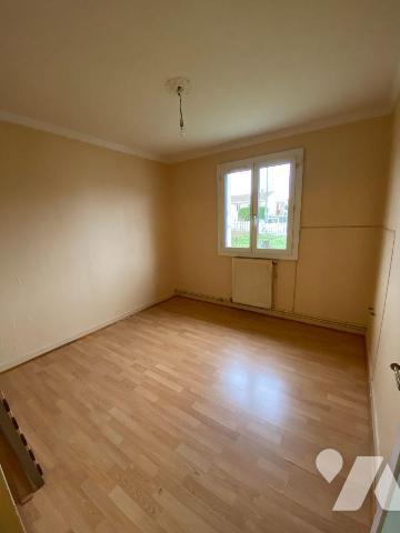 GASVILLE-OISEME, Pavillon sur sous-sol comprenant ;
Entrée, cuisine, salle de séjour salon (29...