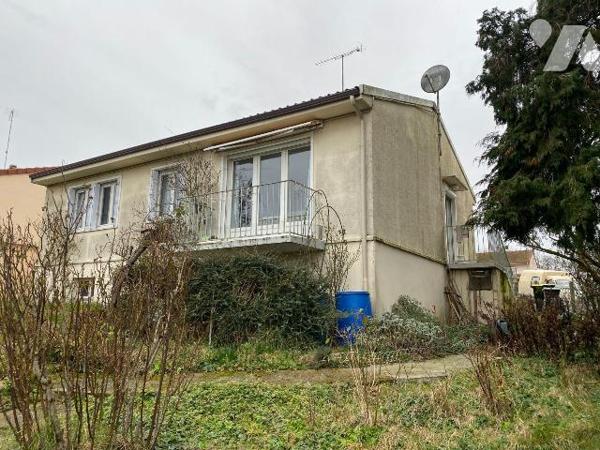 GASVILLE-OISEME, Pavillon sur sous-sol comprenant ;
Entrée, cuisine, salle de séjour salon (29...