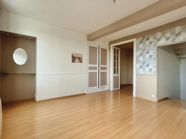 BELLE MAISON DE VILLE LUMINEUSE