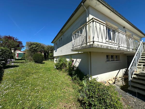 VILLEDIEU SU INDRE - Proche centre - Maison de type 4 - Ssol - jardin -terrasse