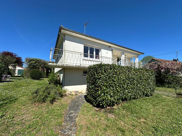 VILLEDIEU SU INDRE - Proche centre - Maison de type 4 - Ssol - jardin -terrasse