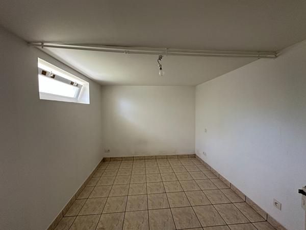 VILLEDIEU SU INDRE - Proche centre - Maison de type 4 - Ssol - jardin -terrasse