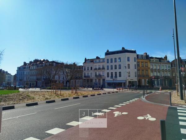 AFTZ-FL16 - Lille République Beaux Arts - Local commercial