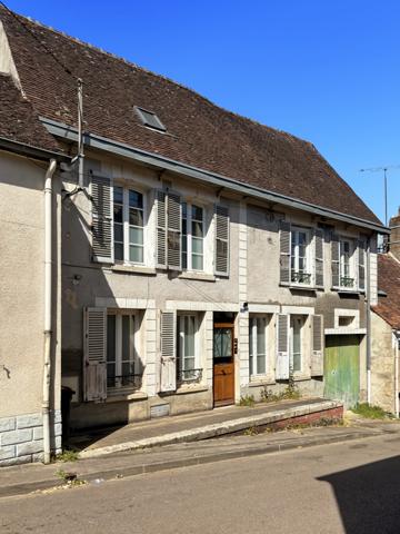 COURTENAY-CENTRE