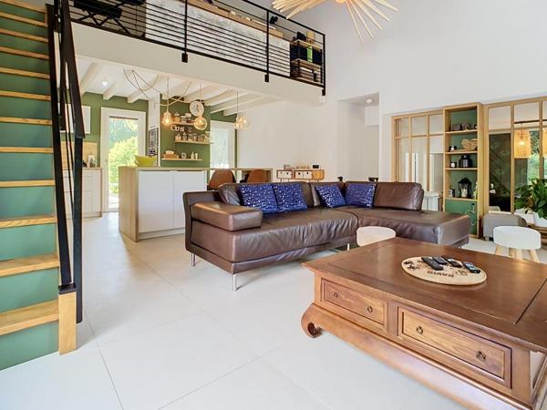 MAISON – INDIVIDUELLE – PISCINE – 136 m² – 69380 – CHASSELAY