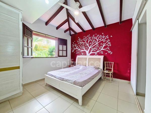 À vendre - CAPESTERRE-BELLE-EAU, maison 4 chambres + bungalow indépendant