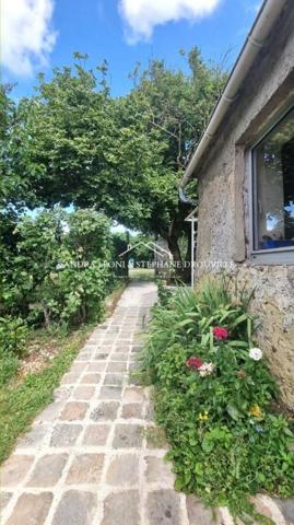 PROCHE MAINTENON - MAISON AUTHENTIQUE DE 166 M², 7 PIECES AVEC DEPENDANCE