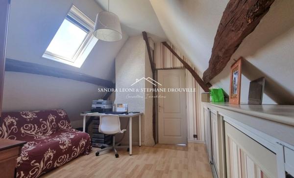PROCHE MAINTENON - MAISON AUTHENTIQUE DE 166 M², 7 PIECES AVEC DEPENDANCE