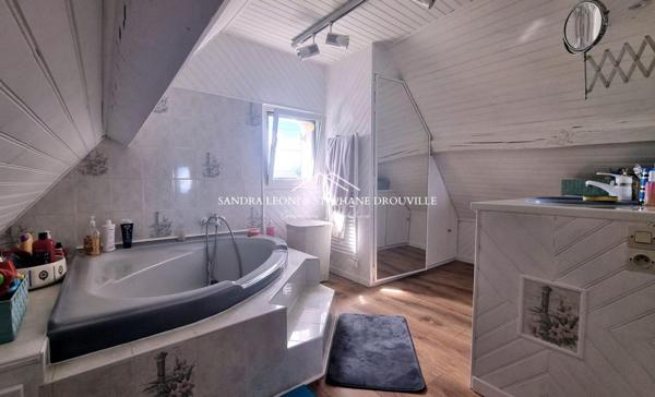 PROCHE MAINTENON - MAISON AUTHENTIQUE DE 166 M², 7 PIECES AVEC DEPENDANCE