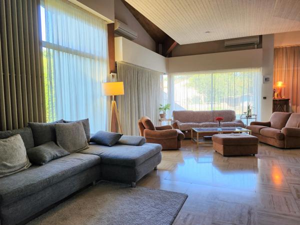 Belle Maison d'Architecte - Plain pied - 3 chambres - à vendre SAINTE LIVRADE SUR LOT  (Lot-et-Garonne)