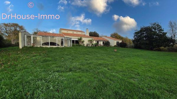 Maison à vendre 13 pièces de 275 m²