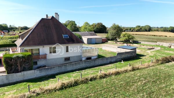 Pavillon familial avec 5 chambres, vie de plain-pied et beaux volumes – secteur Sainte-Gauburge-Sainte-Colombe
À seulement 5 minutes de Sainte-Gauburge-Sainte-Colombe , dans un secteur apprécié pour son environnement agréable et sa proximité avec les commodités, et à 15 minutes de L’Aigle et de sa gare reliant Paris-Montparnasse et à égale distance de la bretelle de l'A28,  je vous propose ce charmant pavillon familial offrant de beaux volumes et de nombreuses possibilités.
Dès l’entrée, vous découvrirez une cuisine aménagée et équipée, ainsi qu’un spacieux salon séjour chaleureux avec insert à bois tubé, idéal pour les moments en famille. Une véranda non chauffée vient compléter cet espace et permet de profiter pleinement de la luminosité et du jardin.
Le rez-de-chaussée offre une véritable possibilité de vie de plain-pied , avec trois chambres, une salle de bains équipée d’une douche, d’une baignoire et d’un bidet, ainsi qu’un WC indépendant.
À l’étage, un palier dessert un bureau, deux chambres supplémentaires, une salle de bains et un WC. Un grenier aménageable d’environ 45 m² constitue un véritable potentiel supplémentaire pour créer de nouveaux espaces selon vos envies : chambres, salle de jeux, bureau ou espace de loisirs.
La maison bénéficie également d’un sous-sol complet , composé d’un atelier, d’une chaufferie et d’un garage. Une partie du sous-sol permet de stationner des véhicules de grande hauteur, notamment un camping-car , un atout particulièrement appréciable.
À l’extérieur, vous profiterez d’un terrain entièrement clos et arboré , offrant un cadre agréable et préservé. Une terrasse exposée plein sud, équipée d’un store banne, vous permettra de profiter des beaux jours en toute tranquillité.
À l’arrière de la propriété, vous disposerez également d’un hangar de stockage, ainsi que d’une seconde dépendance en sous-sol, pouvant notamment accueillir un véhicule.
Un bien familial aux multiples atouts : 5 chambres, vie de plain-pied, sous-sol, grenier aménageable, dépendances et terrain clos et arboré, assainissement individuel conforme.
Sa proximité immédiate de Sainte-Gauburge-Sainte-Colombe , ainsi que son accès rapide à L’Aigle et à sa gare en direction de Paris Montparnasse, en font une propriété idéale pour une famille souhaitant profiter d’un environnement agréable tout en restant facilement connectée aux principaux services et transports.