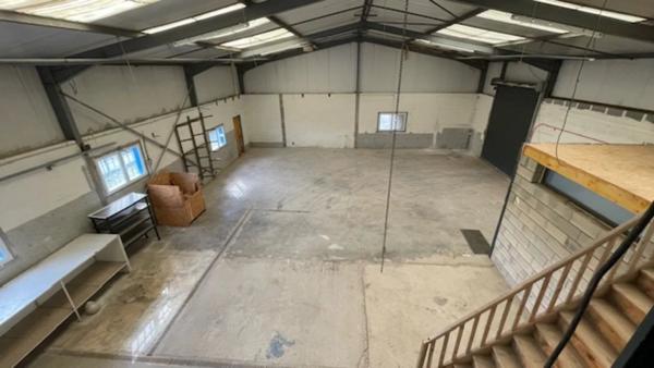 Vente                                                      Local commercial
                        
                                         300 m2                     à Bertrichamps