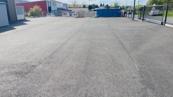 Vente                                                      Local commercial
                        
                                         300 m2                     à Bertrichamps