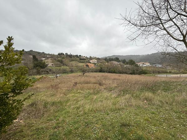 Terrain viabilisé et constructible à Villefloure de 2832 m2