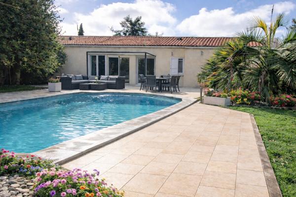 Maison 4 chambres, piscine à Geay (17250) – Très bon état