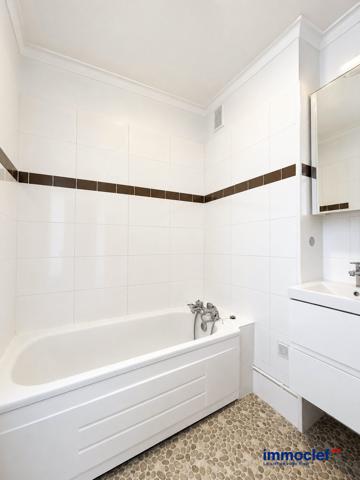 Vente Appartement 63m 2 - 2 chambre(s) - La Madeleine, • Réf. VA1989