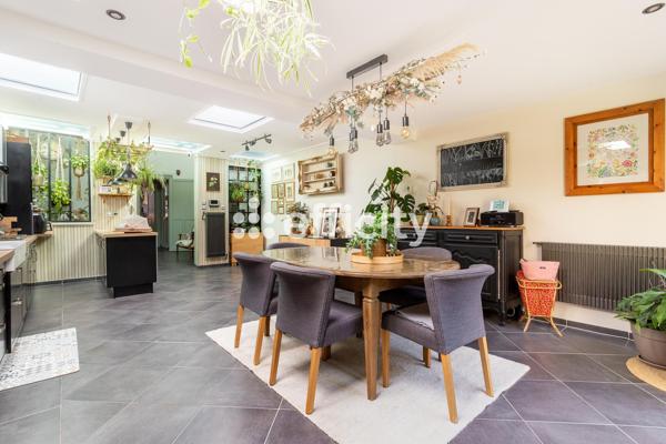 Maison
         9 pièces
        - 153 m² Exclusivité 349 000 € *