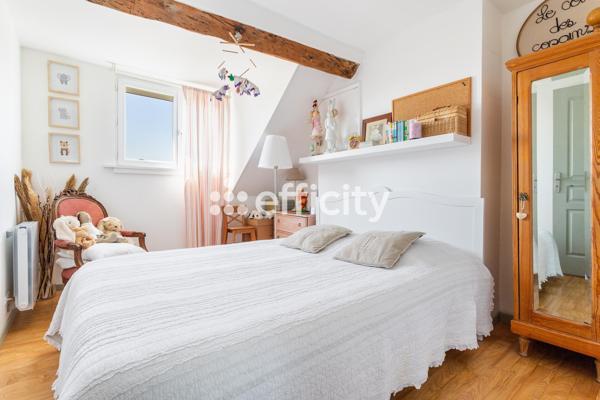 Maison
         9 pièces
        - 153 m² Exclusivité 349 000 € *