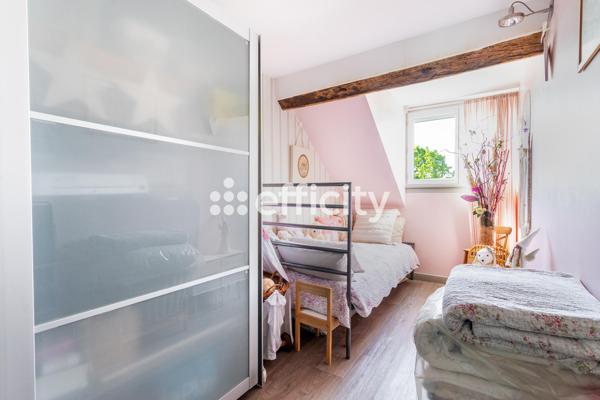 Maison
         9 pièces
        - 153 m² Exclusivité 349 000 € *