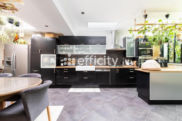 Maison
         9 pièces
        - 153 m² Exclusivité 349 000 € *
