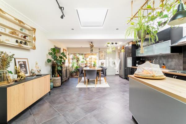Maison
         9 pièces
        - 153 m² Exclusivité 349 000 € *