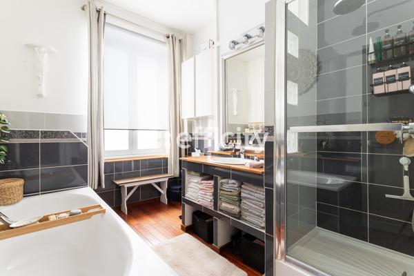 Maison
         9 pièces
        - 153 m² Exclusivité 349 000 € *