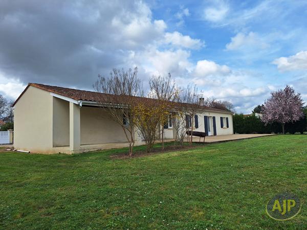 Location maison Plassac : 890 € - AJP Immobilier Pons