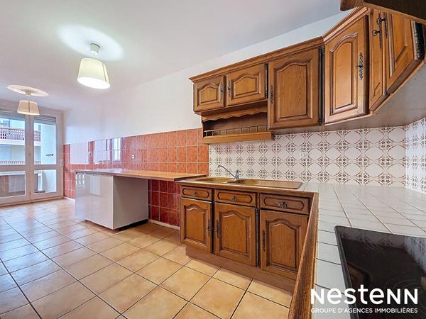 Grand appartement T3/4 de 92m² avec ascenseur, terrasse, garage et cellier à vendre au centre-ville de Castanet-Tolosan