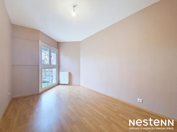 Grand appartement T3/4 de 92m² avec ascenseur, terrasse, garage et cellier à vendre au centre-ville de Castanet-Tolosan