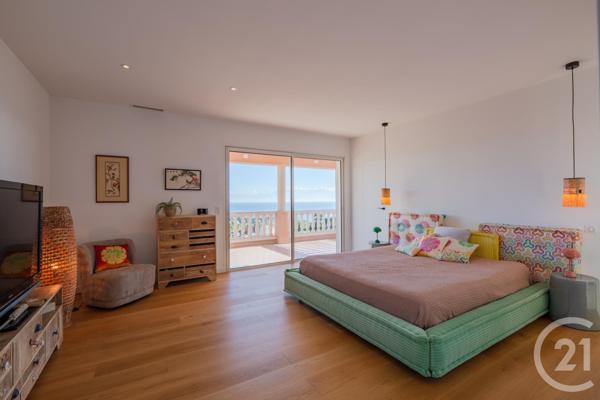 Maison à vendre  6 pièces - 220 m2 ROQUEBRUNE SUR ARGENS - 83