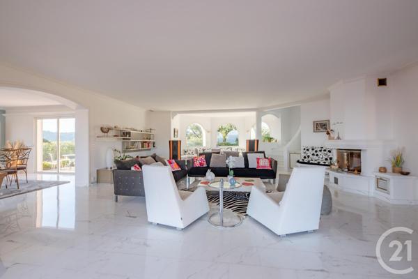 Maison à vendre  6 pièces - 220 m2 ROQUEBRUNE SUR ARGENS - 83