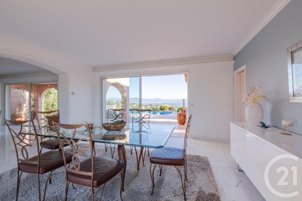 Maison à vendre  6 pièces - 220 m2 ROQUEBRUNE SUR ARGENS - 83