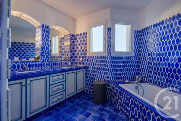 Maison à vendre  6 pièces - 220 m2 ROQUEBRUNE SUR ARGENS - 83