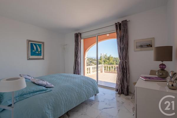 Maison à vendre  6 pièces - 220 m2 ROQUEBRUNE SUR ARGENS - 83