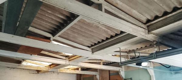 Atelier 55 m2/ Grand Garage / Plateau Vierge/  Local commercial