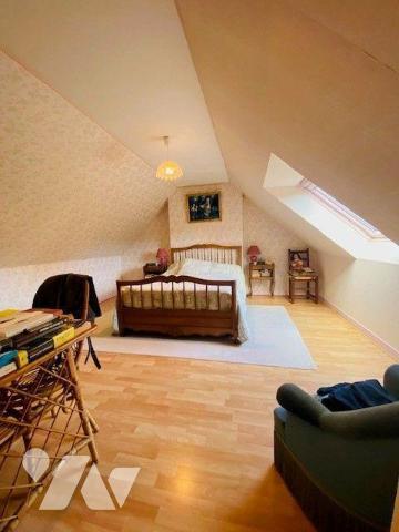 A Vendre à Perros-Guirec (22700) en Côtes-d'Armor (22) maison de type 5 d'une surface habitable...