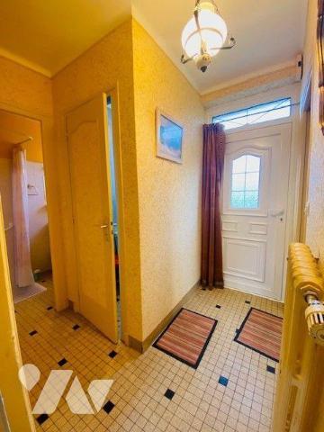 A Vendre à Perros-Guirec (22700) en Côtes-d'Armor (22) maison de type 5 d'une surface habitable...