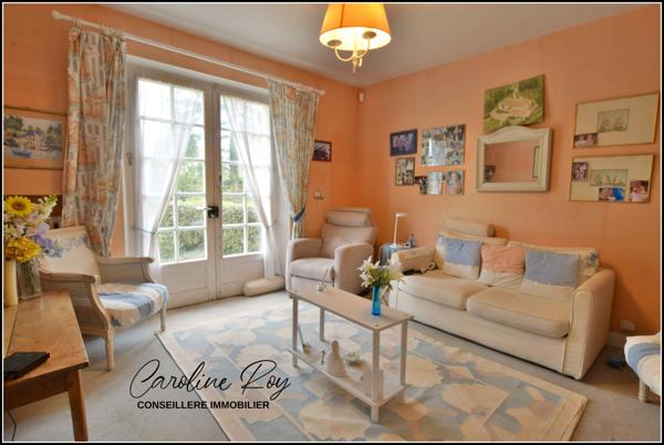 Clisson (44190) CLISSON Propriété de 287 m² hab (6 ch, bureau), garage et 3889 m² de jardin.